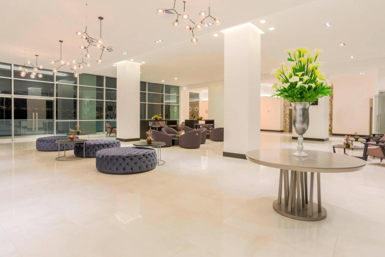 Four Points By Sheraton Cuenca Zewnętrze zdjęcie Lobby
